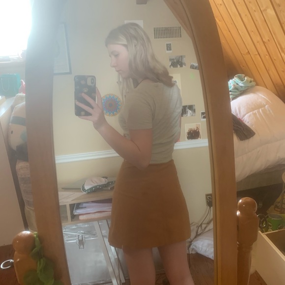 Button up Suede mini skirt from H&M - Picture 2 of 2